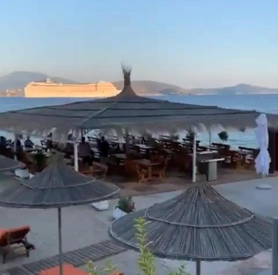 Royal Queen And King Luxury Apartment Sarande Exterior photo
