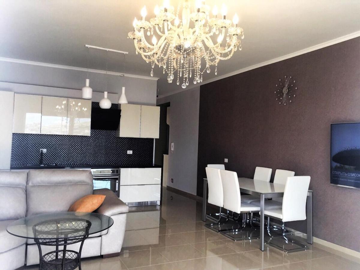 Royal Queen And King Luxury Apartment Sarande Exterior photo
